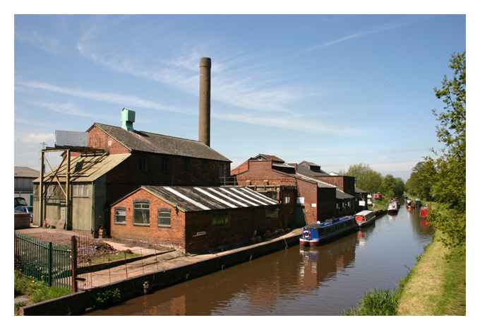 Kings Bromley Wharf © Suzanne L Jones