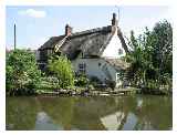 Cottage by the canal © Graham Woolrich 